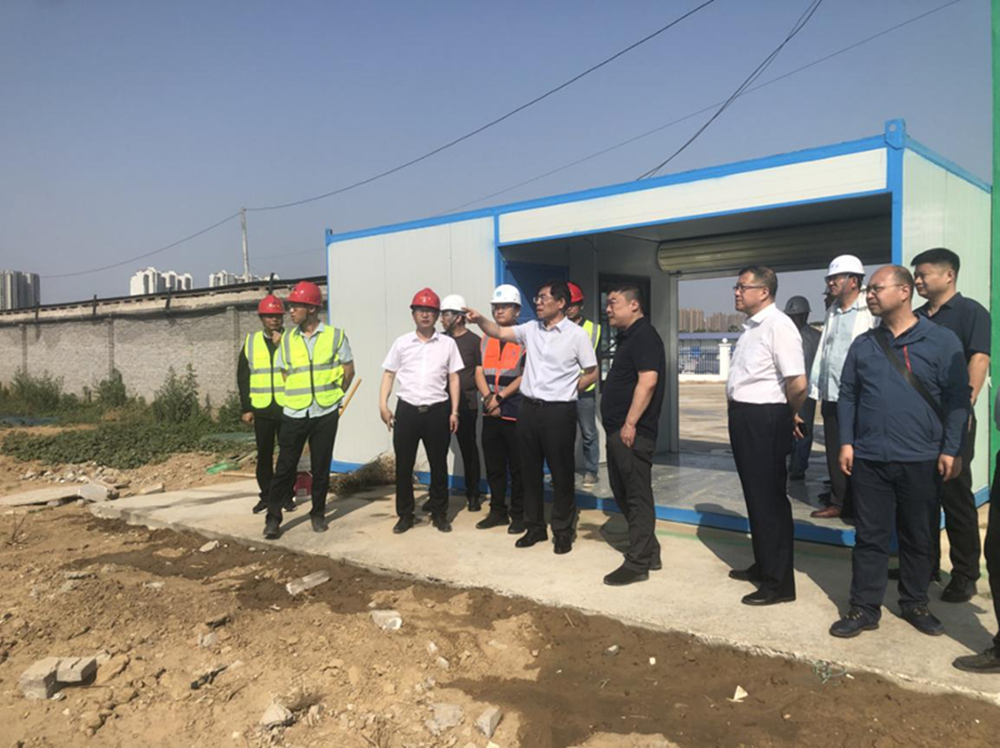 鄭州市建設(shè)投資集團(tuán)有限公司黨委書記、董事長(zhǎng)汪洋到侯寨新鎮(zhèn)區(qū)安置區(qū)調(diào)研項(xiàng)目建設(shè)工作